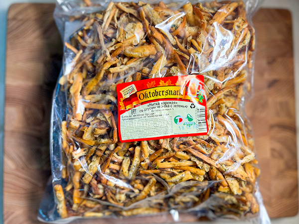 Нитка ЖАРЕНАЯ "Чеснок с зеленью" Oktobersnack 1 кг (сырный продукт) в Томилино