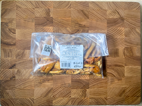 Сыр 150 гр ГОРНЫЙ СЫРОВАР (Ассорти копчёный с укропом и чесноком) в Томилино