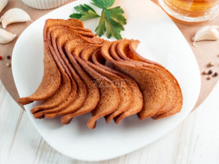 Ресторанные гренки с чесноком: Ресторанные гренки с сметаной и зеленью